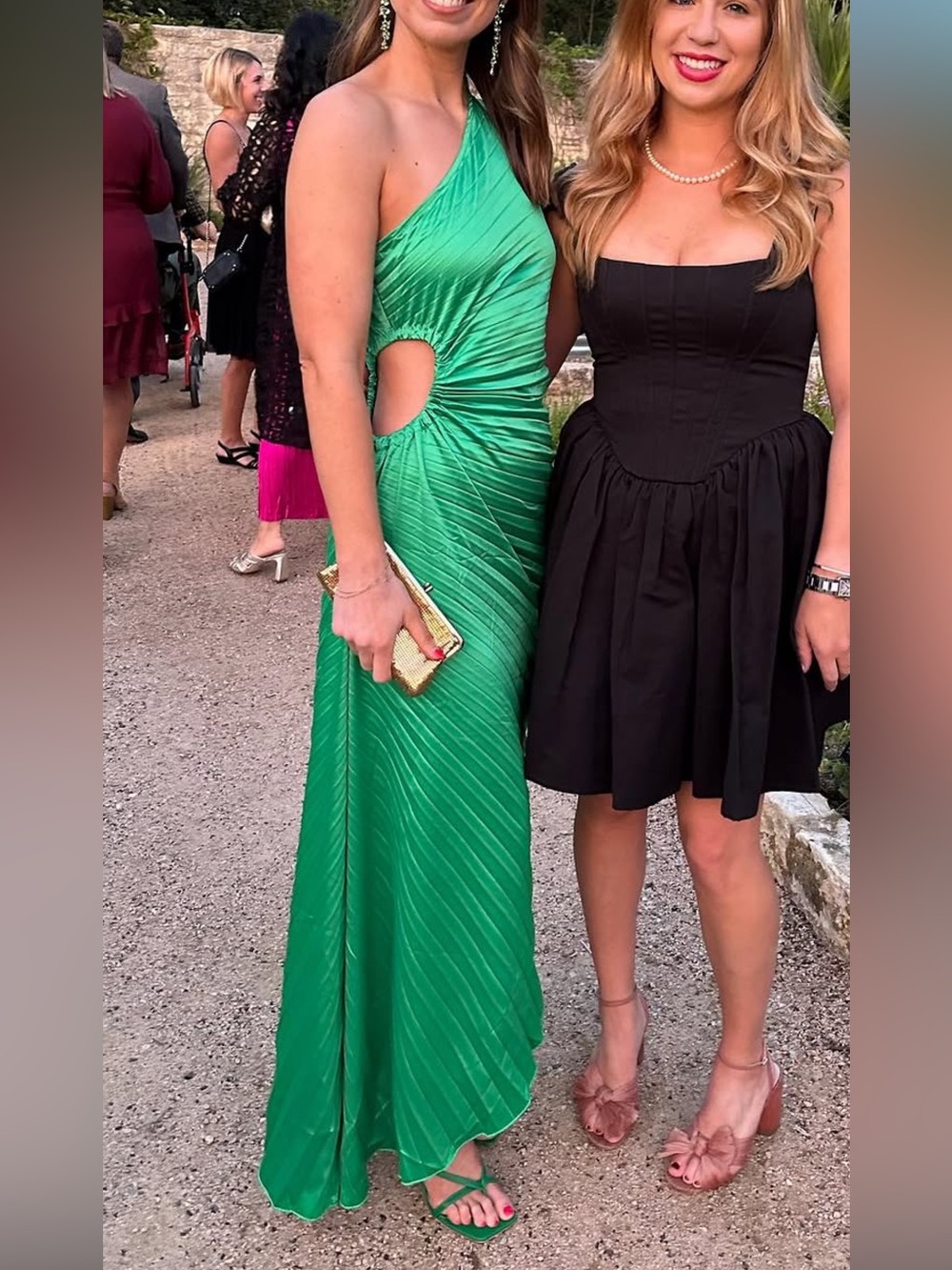 Elegant One-Shoulder Cutout Pleated Evening Gown in Emerald Green